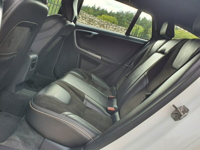Volvo V60 2.0 D4 190KM # rDesign # Automat # NAVI # BiXenon # Skóra # Alkantara I (2010-2018)