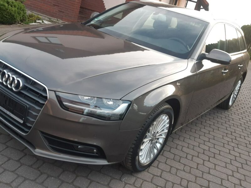 Audi A4 Audi A4 2.0 TFSI E85 Ambiente B8 (2007-2015)