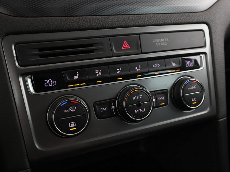 Volkswagen Golf Sportsvan Lounge navi PDC tempomat climatronic grzane fotele I (2014-)