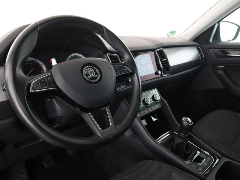 Škoda Kodiaq Ambition navi 7-osob. grzane fotele kamera tempomat Bluetooth I (2016-2024)
