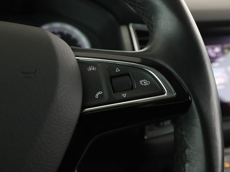 Škoda Kodiaq Ambition navi 7-osob. grzane fotele kamera tempomat Bluetooth I (2016-2024)