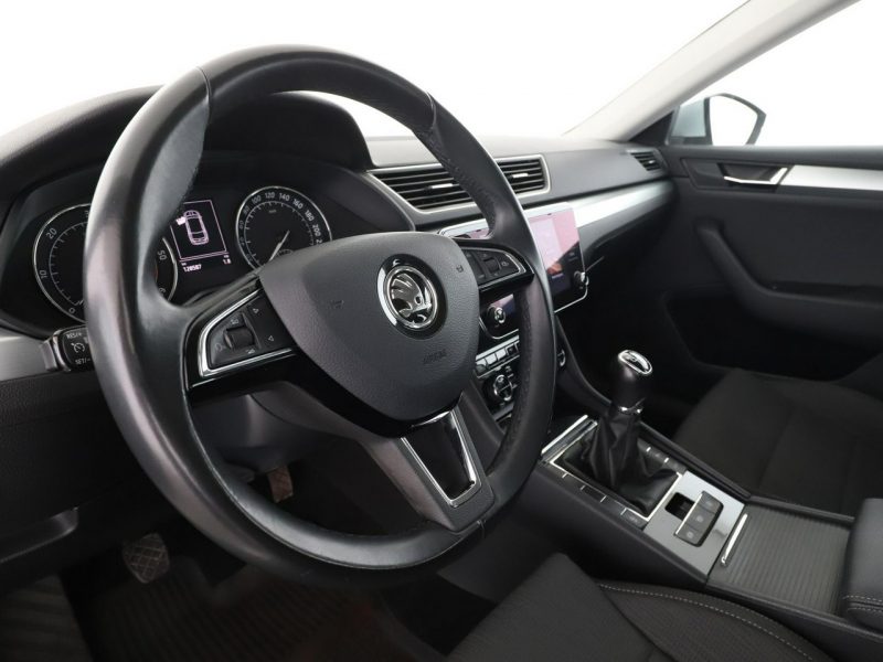 Škoda Superb FV23 2.0 TDI 6MT Polski Salon Climatronic Tempomat Navi Bi-Xenon PDC III (2015-2023)