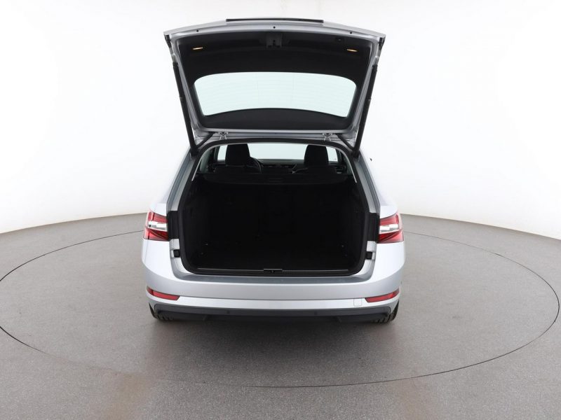 Škoda Superb FV23 2.0 TDI 6MT Polski Salon Climatronic Tempomat Navi Bi-Xenon PDC III (2015-2023)