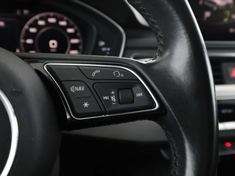 Audi A4 S-tronic skóra/alcantara xenon klima auto (3 strefy)kamera el. fotele B9 (2015-)