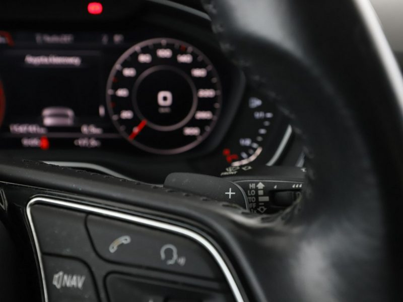 Audi A4 S-tronic skóra/alcantara xenon klima auto (3 strefy)kamera el. fotele B9 (2015-)