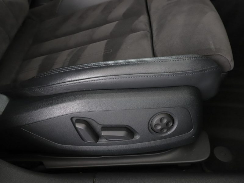 Audi A4 S-tronic skóra/alcantara xenon klima auto (3 strefy)kamera el. fotele B9 (2015-)