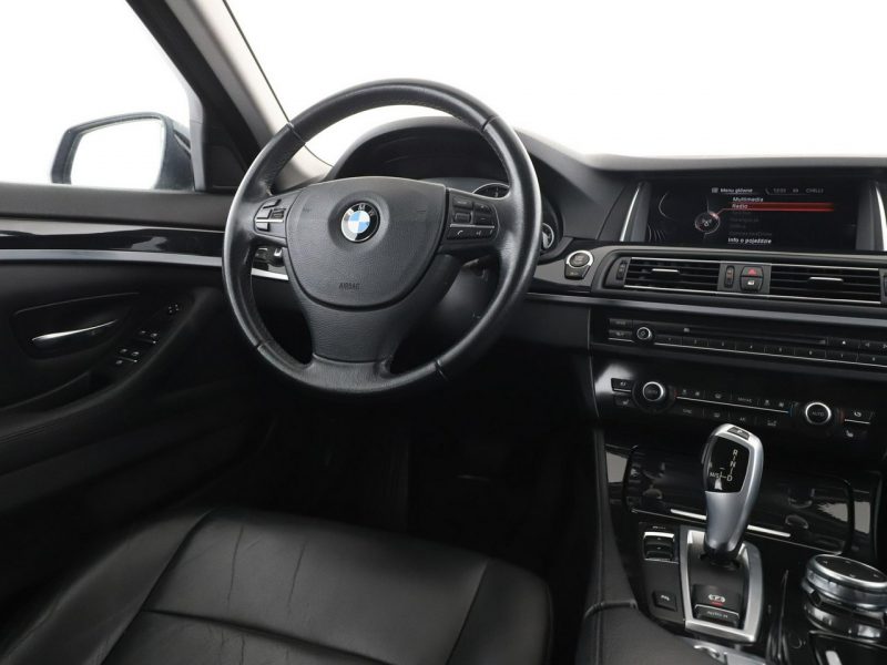 BMW 525 Automat skóra bi-xenon czujniki parkowania el. sterowanie i grzane fot F10 (2009-2017)