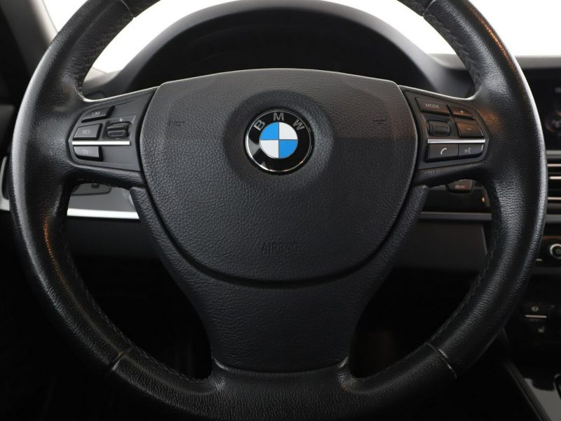 BMW 525 Automat skóra bi-xenon czujniki parkowania el. sterowanie i grzane fot F10 (2009-2017)