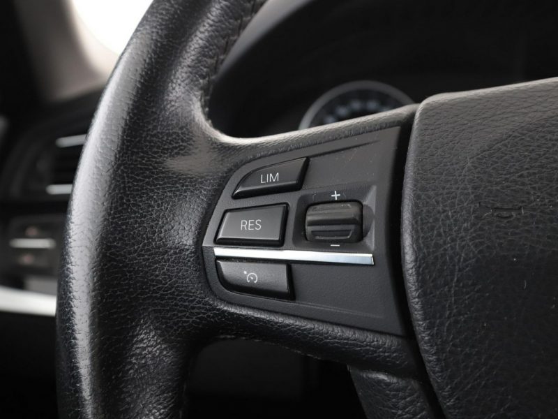 BMW 525 Automat skóra bi-xenon czujniki parkowania el. sterowanie i grzane fot F10 (2009-2017)