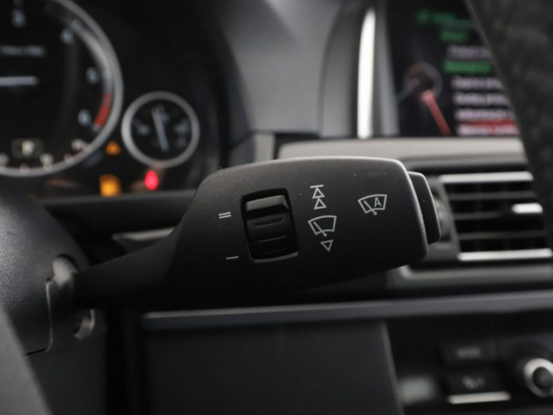 BMW 525 Automat skóra bi-xenon czujniki parkowania el. sterowanie i grzane fot F10 (2009-2017)