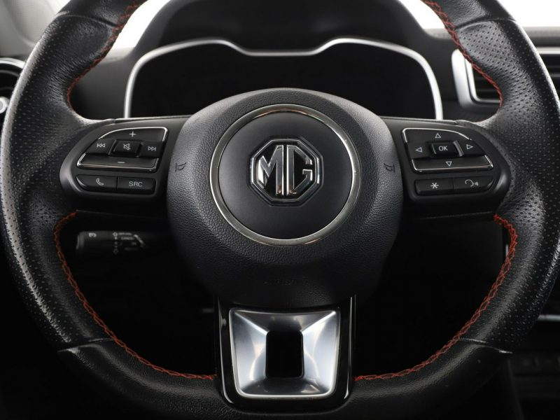 MG ZS 1.0T-GDI Luxury Klimatronik Tempomat Nawigacja Grzane Fotele Kamera360