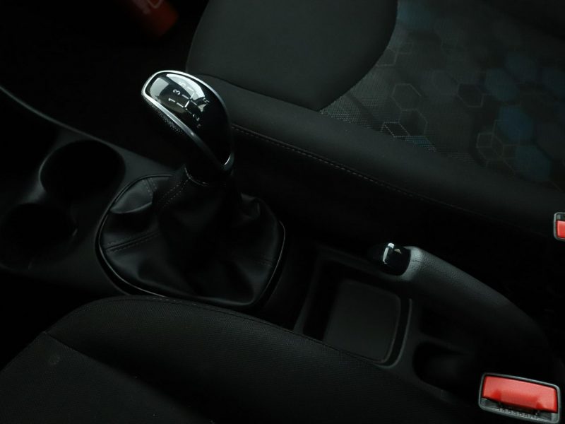 Opel Karl klimatyzacja czujniki parkowania multifunkcja I (2015-)