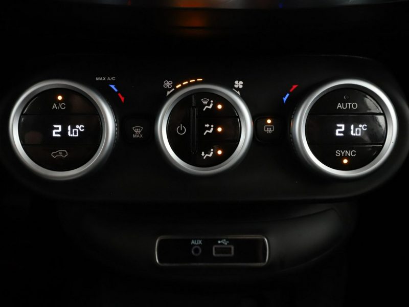 Fiat 500x klima auto navi czujniki parkowania multifunkcja