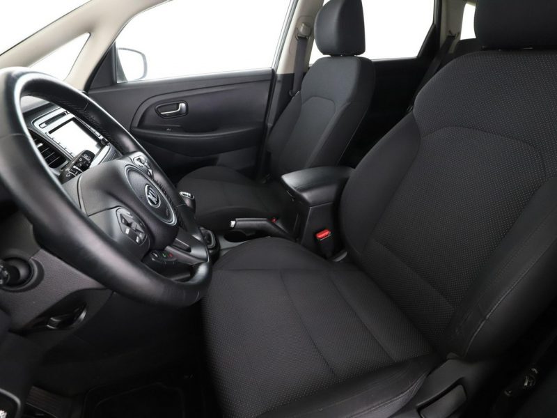 Kia Carens 7 os. navi klima auto kamera i czujniki parkowania grzane fotele i kan IV (2013-)