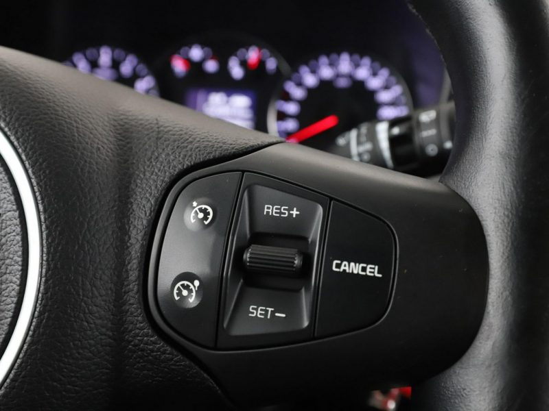 Kia Carens 7 os. navi klima auto kamera i czujniki parkowania grzane fotele i kan IV (2013-)
