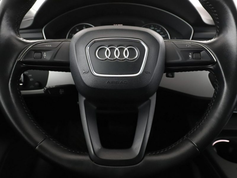 Audi A4 S-tronic xenon navi klima auto panorama czujniki parkowania B9 (2015-)