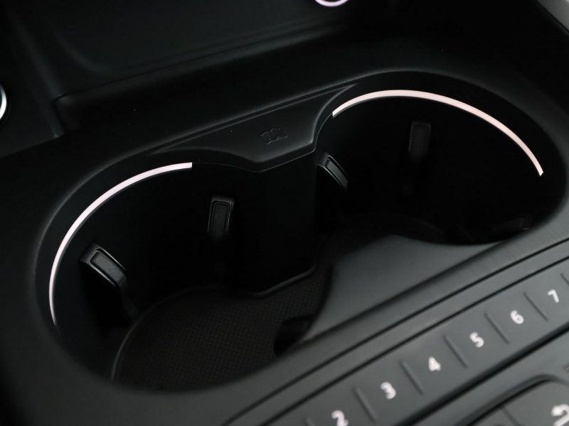 Audi A4 S-tronic xenon navi klima auto panorama czujniki parkowania B9 (2015-)