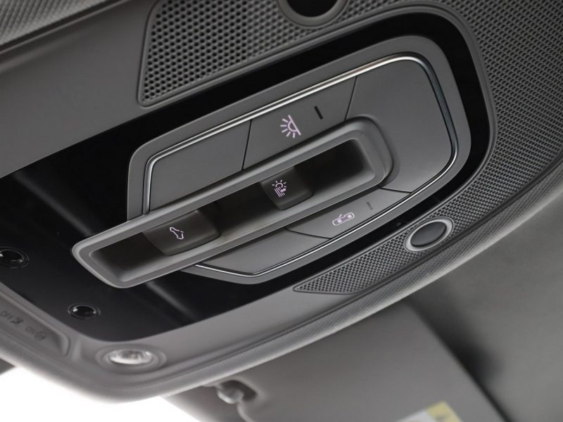 Audi A4 S-tronic xenon navi klima auto panorama czujniki parkowania B9 (2015-)