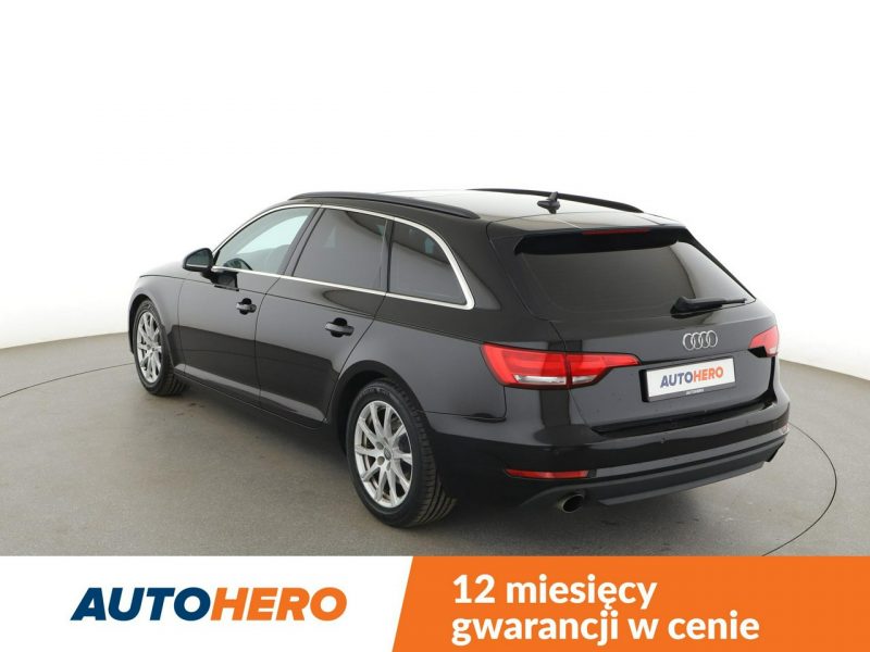 Audi A4 S-tronic xenon navi klima auto panorama czujniki parkowania B9 (2015-)