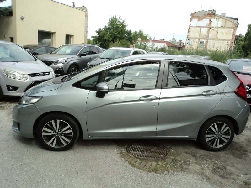 Honda Jazz sprzedam HONDE JAZZ z 2015r 1.4b automat malutki przebieg tylko39tyśkm IV (2013-)