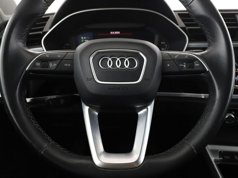 Audi Q3 Sportback PHEV S-Tronic virtual cocpit navi klima auto kamery grzane fotele
