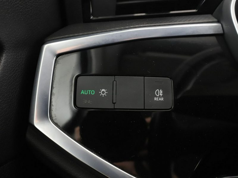 Audi Q3 Sportback PHEV S-Tronic virtual cocpit navi klima auto kamery grzane fotele