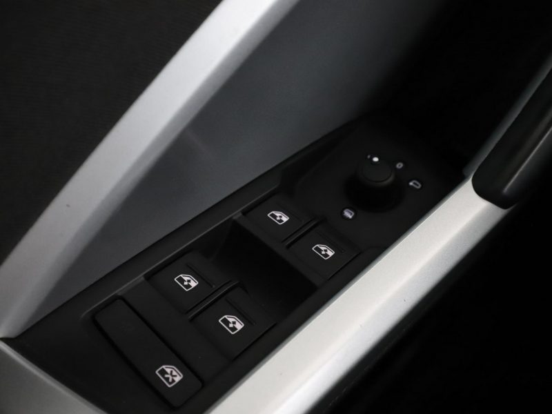 Audi Q3 Sportback PHEV S-Tronic virtual cocpit navi klima auto kamery grzane fotele