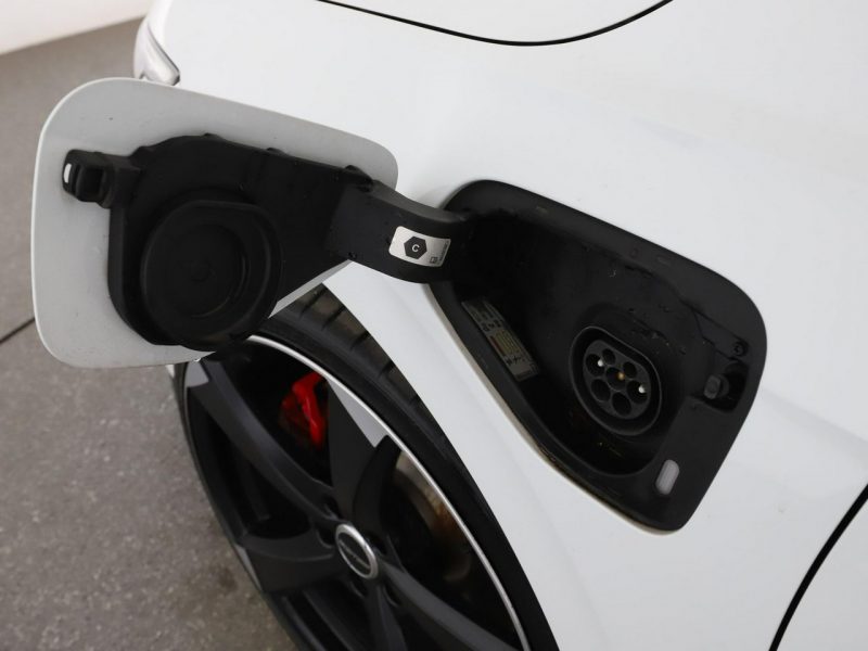 Volkswagen Golf PHEV 245KM full LED virtual cocpit navi klima auto kamery grzane fotel VIII (2020-)