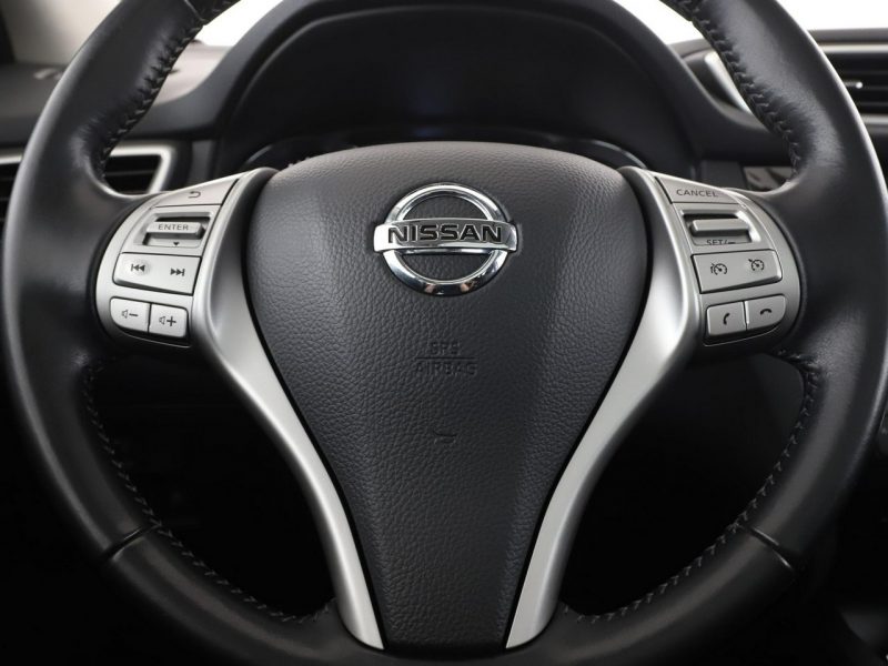 Nissan Qashqai panorama navi klima auto kamera i czujniki parkowania grzane fotele II (2013-2021)