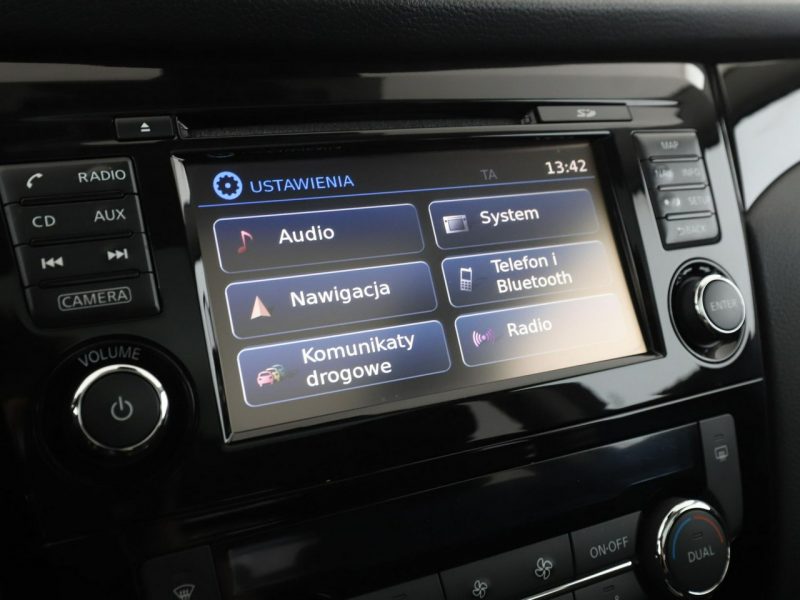 Nissan Qashqai panorama navi klima auto kamera i czujniki parkowania grzane fotele II (2013-2021)