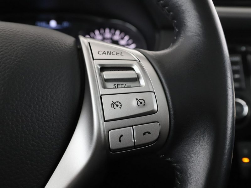 Nissan Qashqai panorama navi klima auto kamera i czujniki parkowania grzane fotele II (2013-2021)