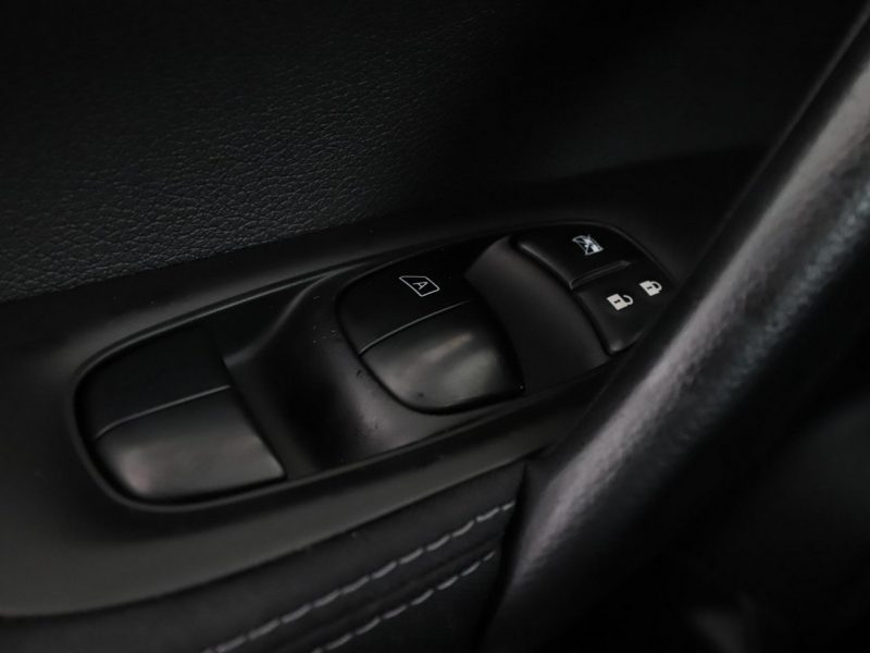Nissan Qashqai panorama navi klima auto kamera i czujniki parkowania grzane fotele II (2013-2021)