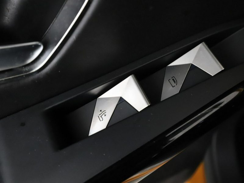 DS Automobiles DS 7 Crossback 1.6T Automat RIVOLI Nawigacja Tempomat El.Fotele Skóra BiXenon Kamera