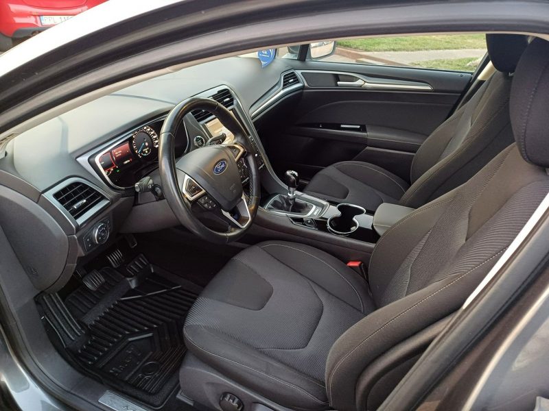 Ford Mondeo Bogate wyposażenie Przebieg: 121.550 km Nowy rozrząd opony itp Mk5 (2014-)