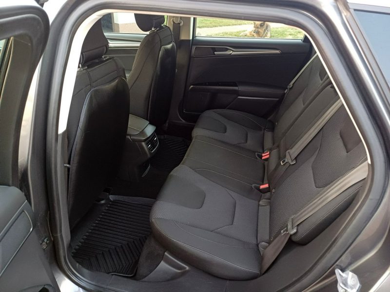 Ford Mondeo Bogate wyposażenie Przebieg: 121.550 km Nowy rozrząd opony itp Mk5 (2014-)