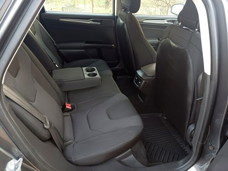Ford Mondeo Bogate wyposażenie Przebieg: 121.550 km Nowy rozrząd opony itp Mk5 (2014-)