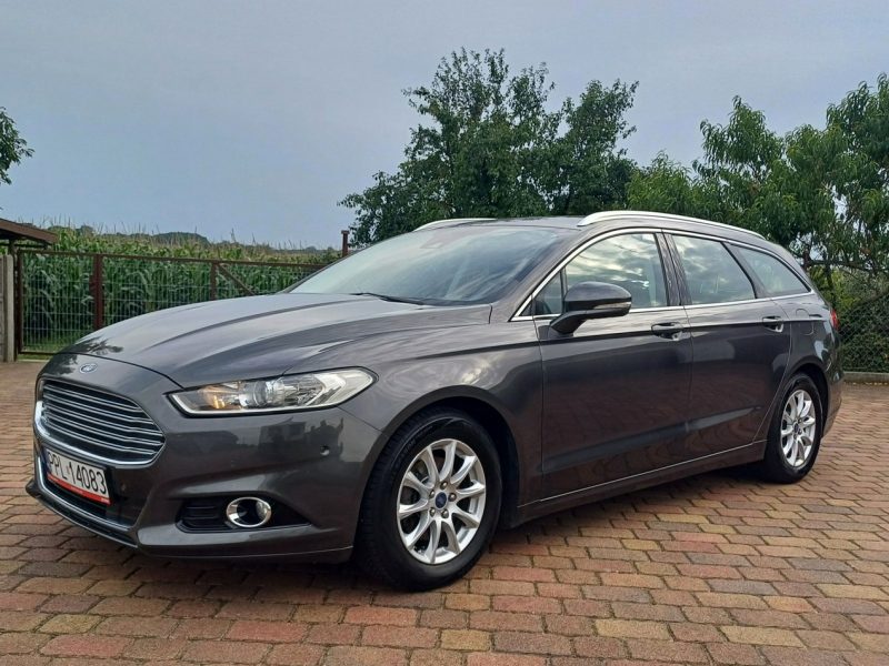 Ford Mondeo Bogate wyposażenie Przebieg: 121.550 km Nowy rozrząd opony itp Mk5 (2014-)