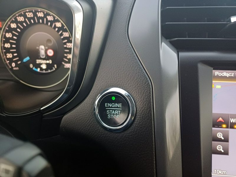Ford Mondeo Bogate wyposażenie Przebieg: 121.550 km Nowy rozrząd opony itp Mk5 (2014-)