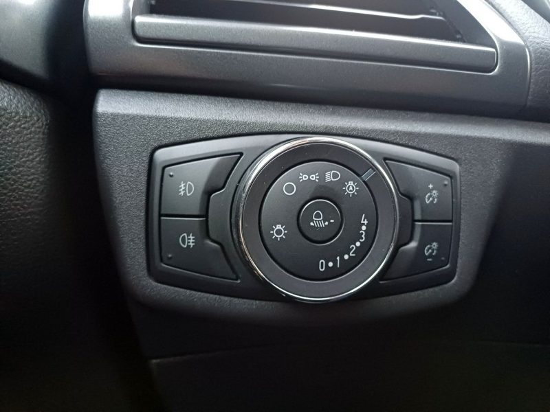 Ford Mondeo Bogate wyposażenie Przebieg: 121.550 km Nowy rozrząd opony itp Mk5 (2014-)