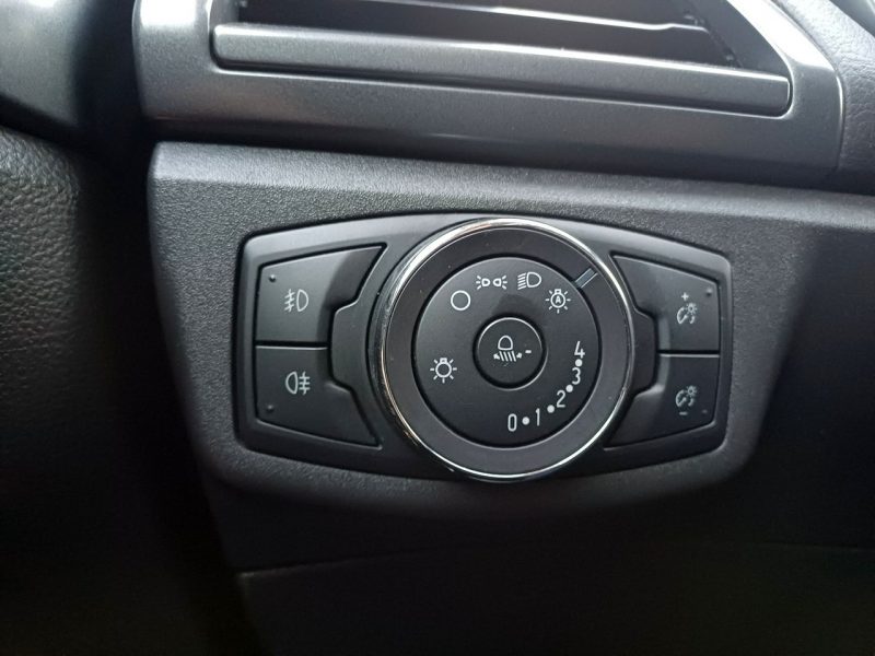 Ford Mondeo Bogate wyposażenie Przebieg: 121.550 km Nowy rozrząd opony itp Mk5 (2014-)