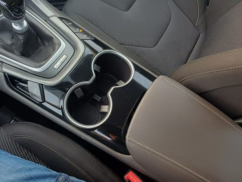Ford Mondeo Bogate wyposażenie Przebieg: 121.550 km Nowy rozrząd opony itp Mk5 (2014-)