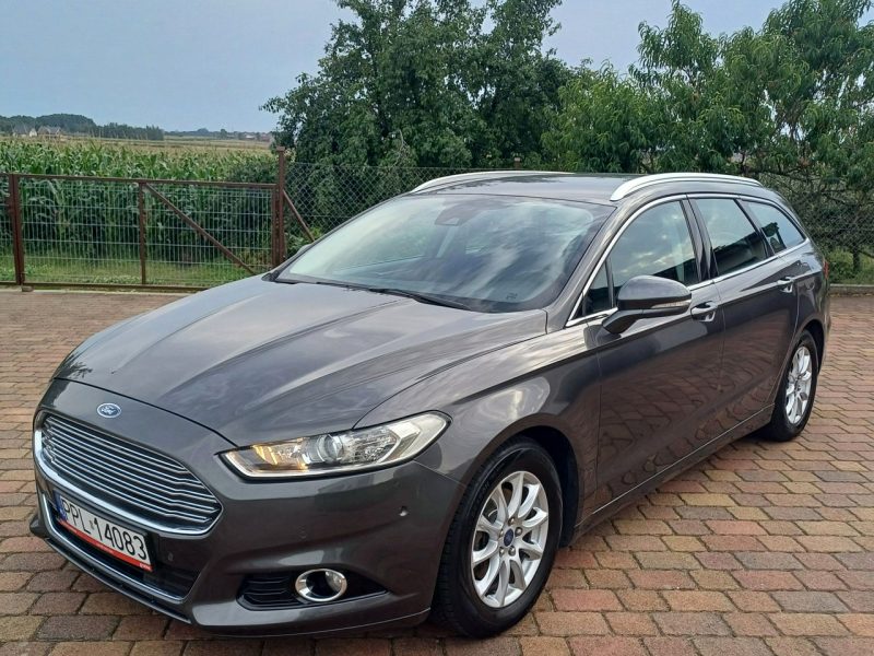 Ford Mondeo Bogate wyposażenie Przebieg: 121.550 km Nowy rozrząd opony itp Mk5 (2014-)