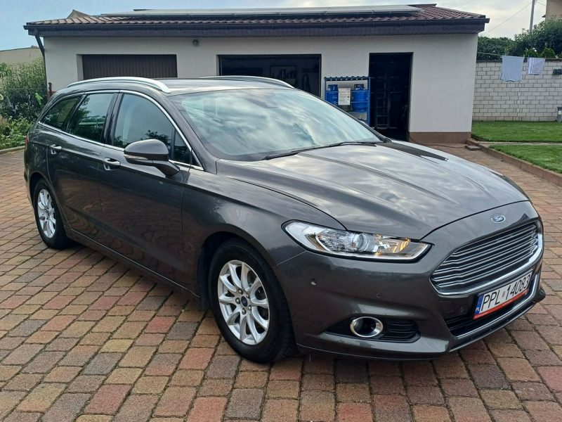 Ford Mondeo Bogate wyposażenie Przebieg: 121.550 km Nowy rozrząd opony itp Mk5 (2014-)