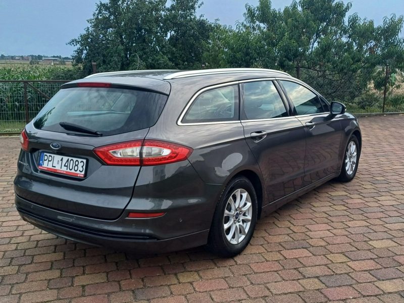 Ford Mondeo Bogate wyposażenie Przebieg: 121.550 km Nowy rozrząd opony itp Mk5 (2014-)