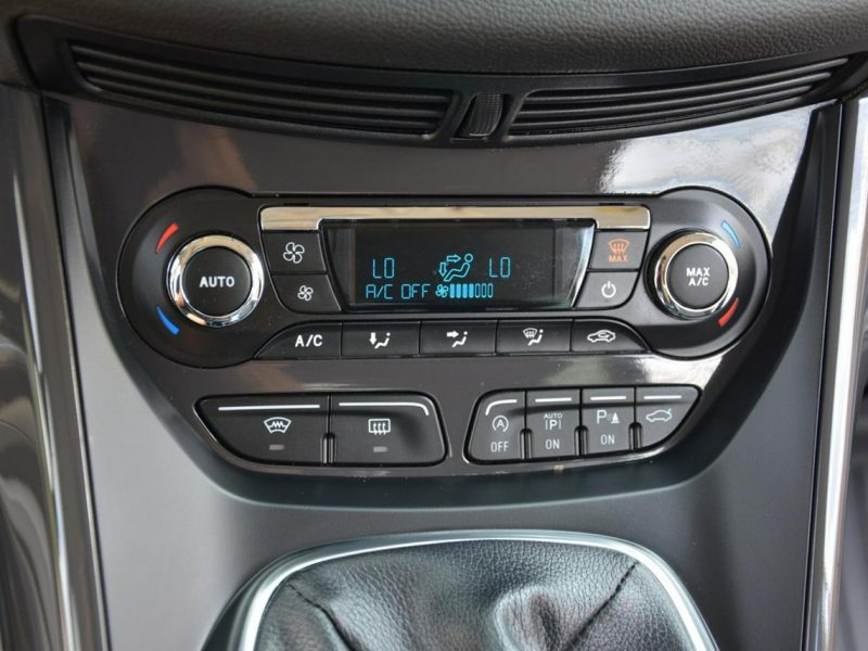 Ford Kuga Individual Biała perła Skóry Panorama Ledy Navi Tablet el.fotele II (2012-)