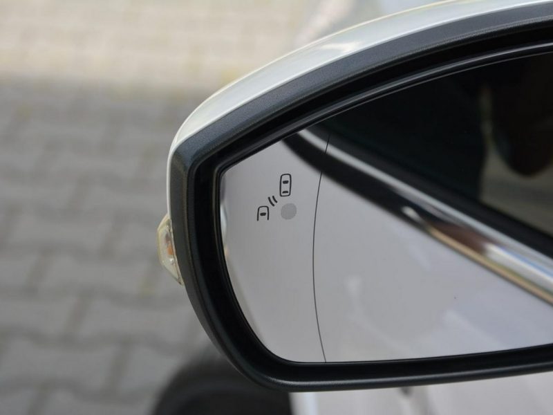 Ford Kuga Individual Biała perła Skóry Panorama Ledy Navi Tablet el.fotele II (2012-)