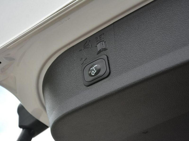 Ford Kuga Individual Biała perła Skóry Panorama Ledy Navi Tablet el.fotele II (2012-)