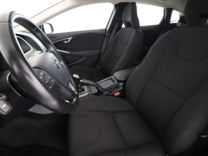 Volvo V40 navi PDC hak tempomat klima-auto II (2012-)