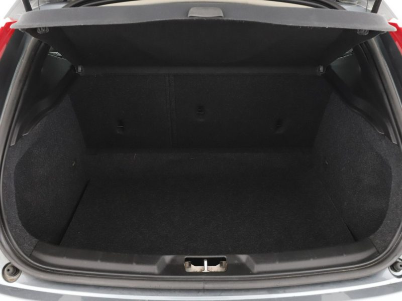 Volvo V40 navi PDC hak tempomat klima-auto II (2012-)