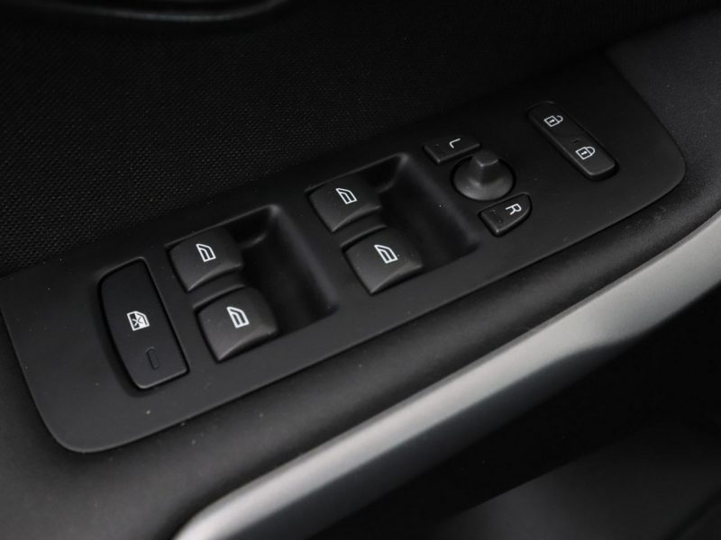Volvo V40 navi PDC hak tempomat klima-auto II (2012-)